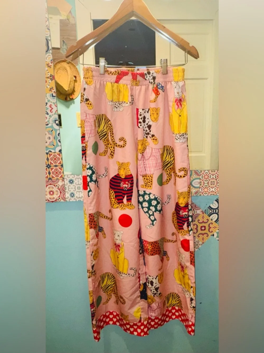 Whimsical Leopard Print Satin Pajama Set | Pink Animal Lounge Set | Size Medium - Picture 3 of 7